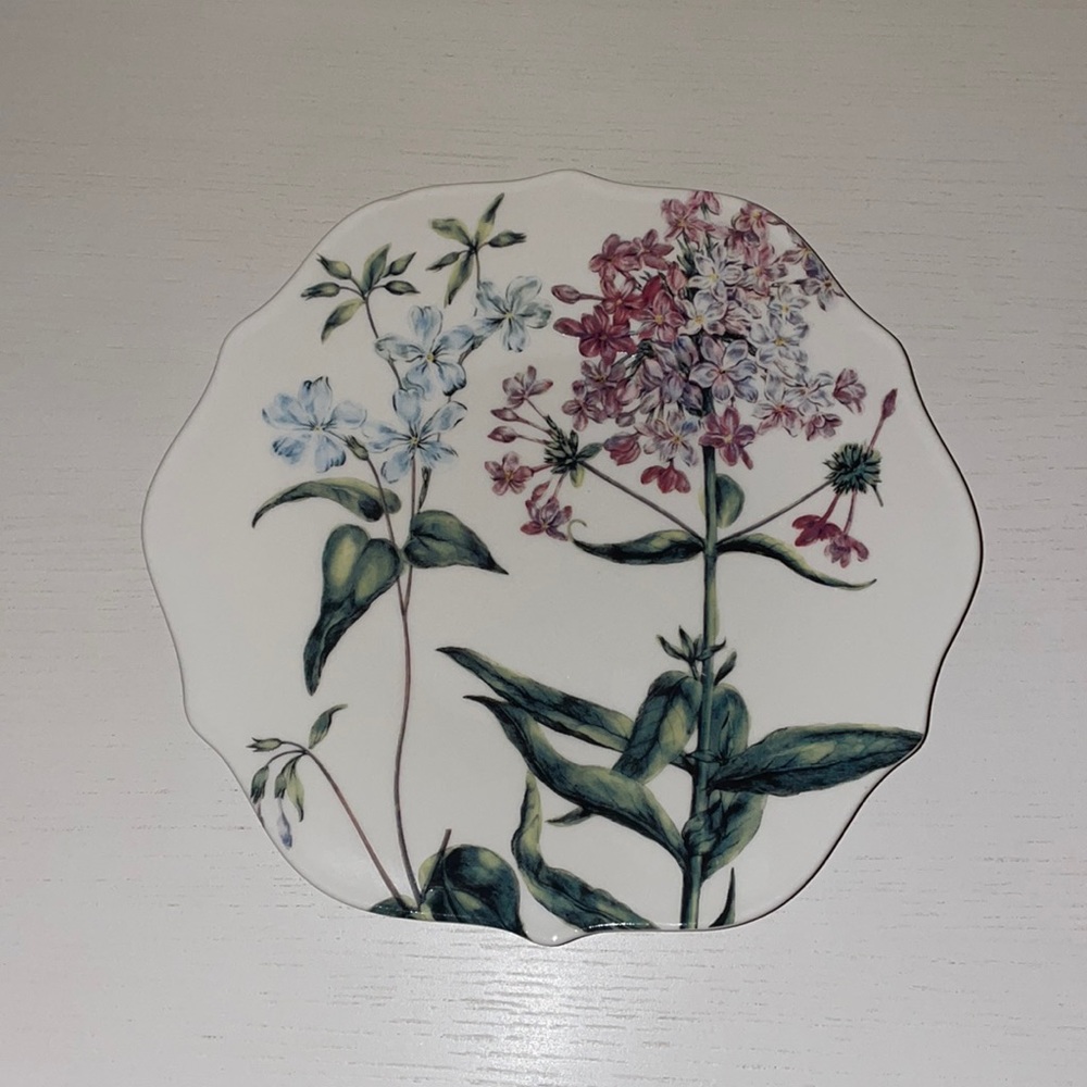 Plate from the Williamsburg Garden Story Collection